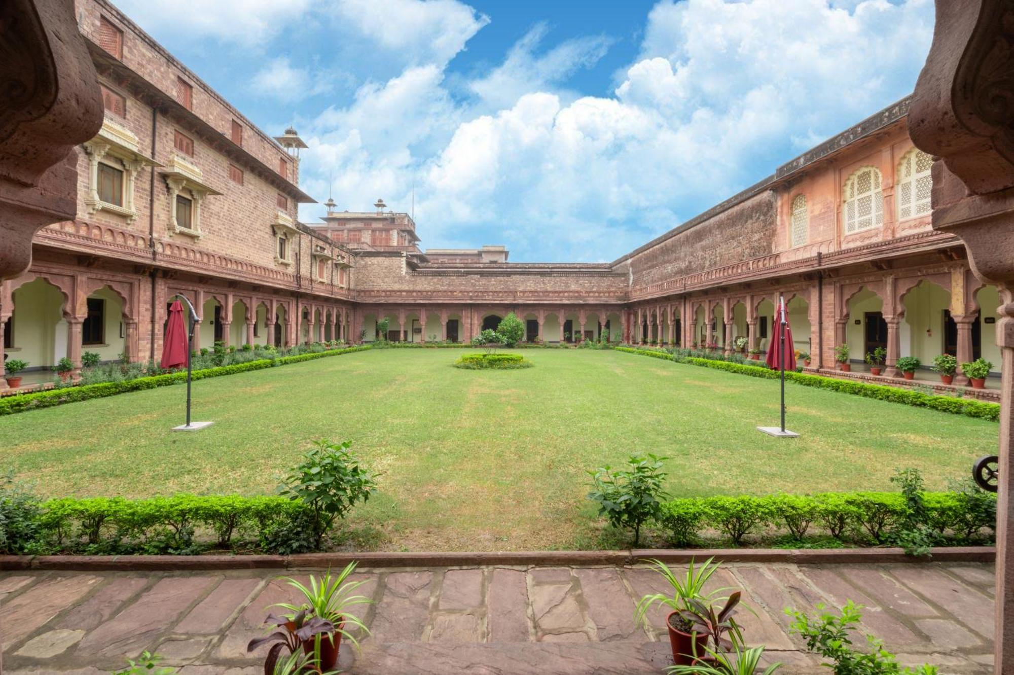 Umed Bhawan Palace, Kotah Exteriér fotografie